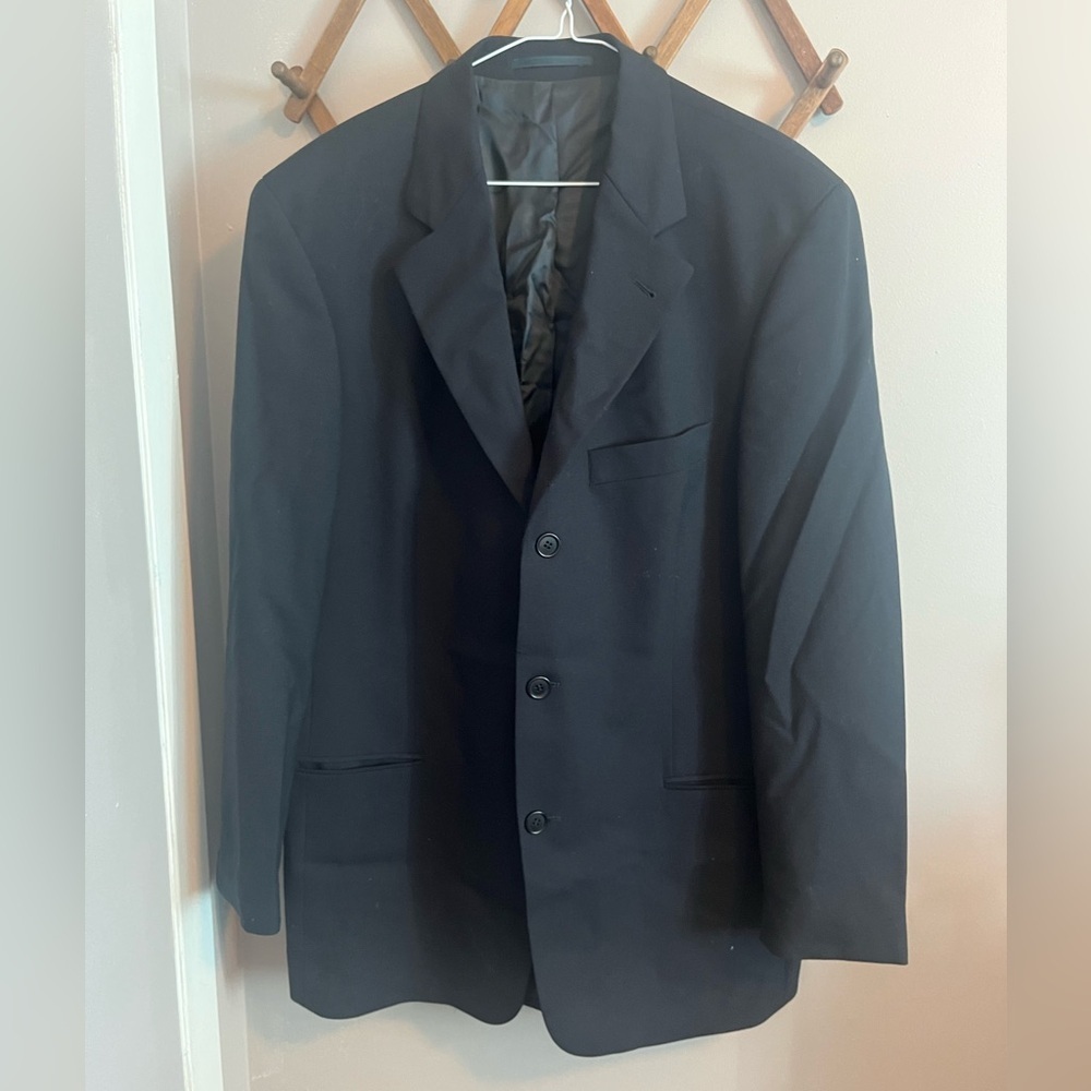 Hugo Boss virgin wool blazer black lined interior and exterior pockets 42R